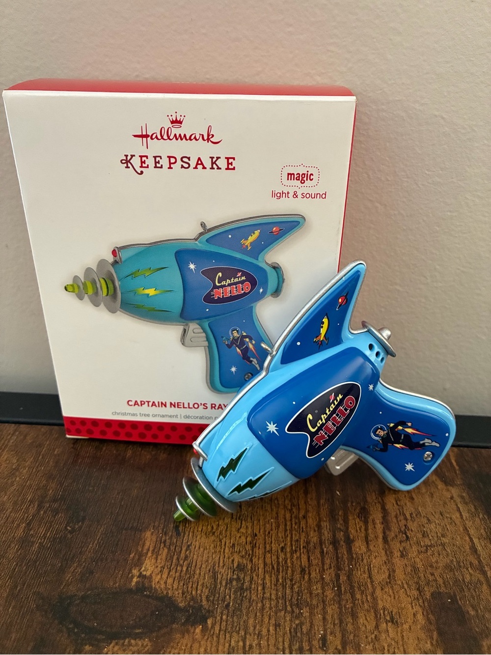 Hallmark 2013 Keepsake Captain Nello’s Ray Gun Magic Light & Sound Christmas